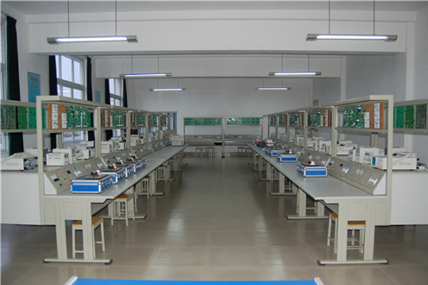 四川礦產(chǎn)機(jī)電技師學(xué)院