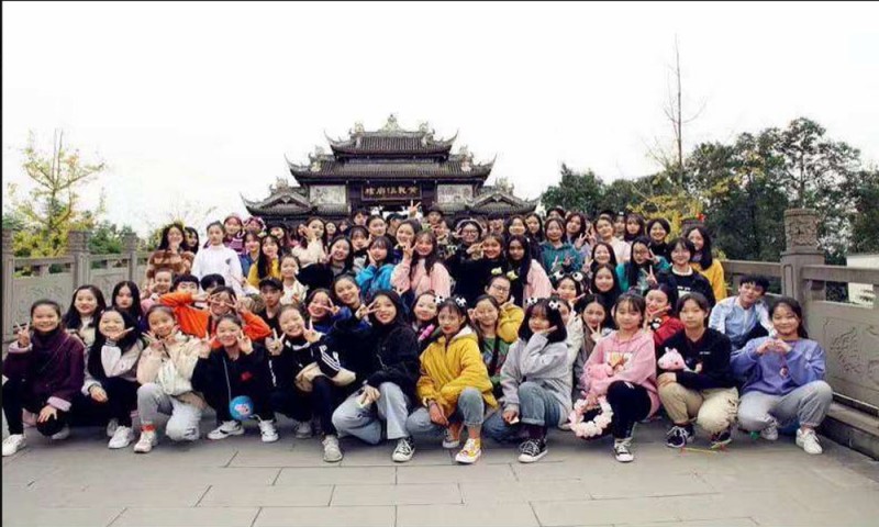 四川現(xiàn)代藝術(shù)學(xué)校