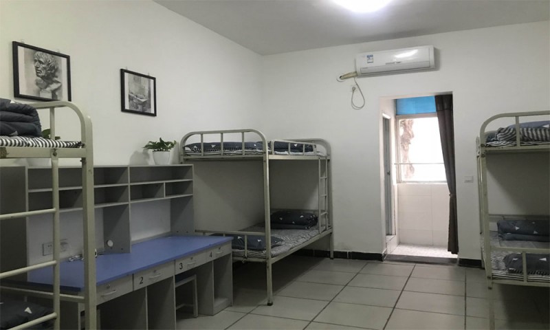 四川現(xiàn)代藝術(shù)學(xué)校