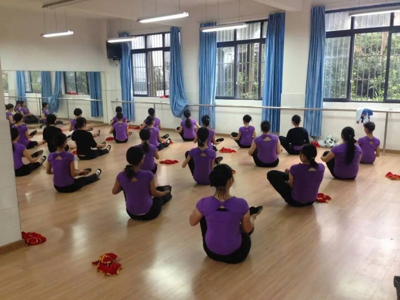 9f592b35a2344fd7acff3949ae886b6c_th