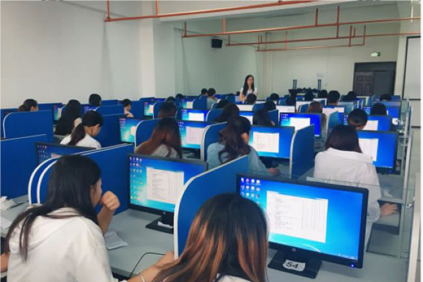 云南外事外語職業(yè)學(xué)院