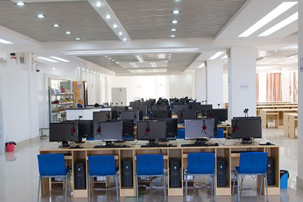 云南外事外語職業(yè)學(xué)院