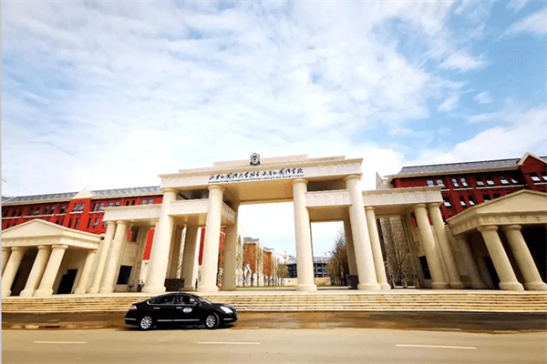 北京外國(guó)語(yǔ)大學(xué)附屬西南外國(guó)語(yǔ)學(xué)校