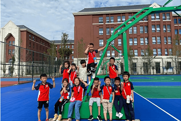 北京外國(guó)語(yǔ)大學(xué)附屬西南外國(guó)語(yǔ)學(xué)校