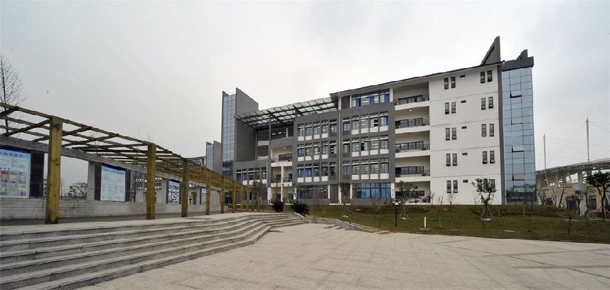 瀘州老窖天府中學(xué)