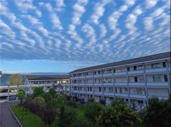 邛崍市平樂中學校