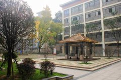 四川省成都市西北中學(xué)