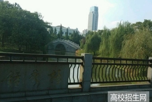 濰坊工商職業(yè)學(xué)院