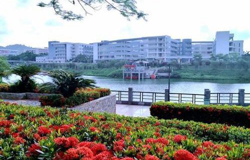 棲霞高級(jí)職業(yè)學(xué)校