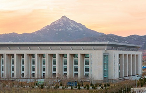 山東外事翻譯職業(yè)學(xué)院