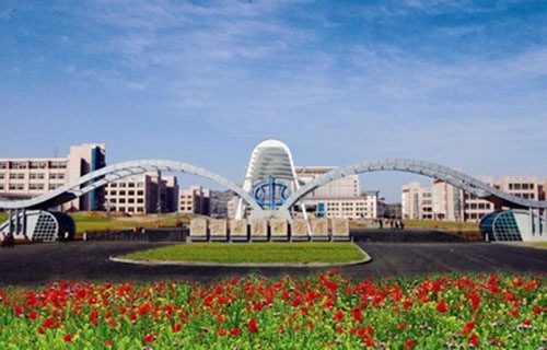 青島工業(yè)技術學校