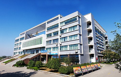 山東世紀(jì)藝術(shù)學(xué)校