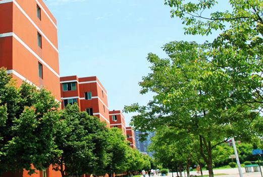 十堰醫(yī)藥衛(wèi)生學校