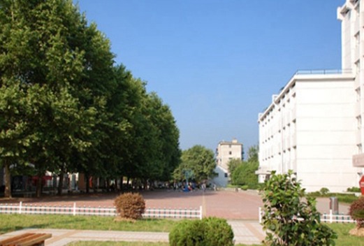 日照衛(wèi)生學校