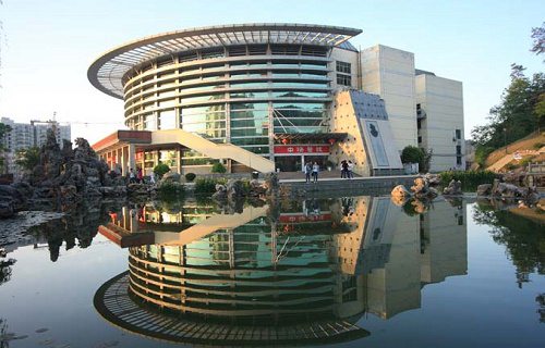 湖北省醫(yī)藥學(xué)校