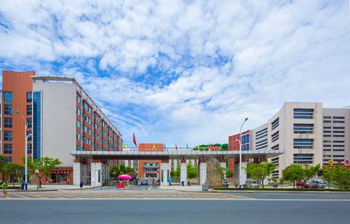 湖北省醫(yī)藥學(xué)校