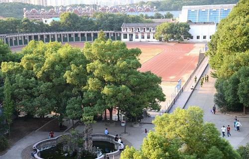 湖南體育運(yùn)動(dòng)學(xué)校