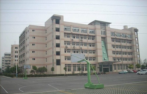 湖北體育運(yùn)動(dòng)學(xué)校