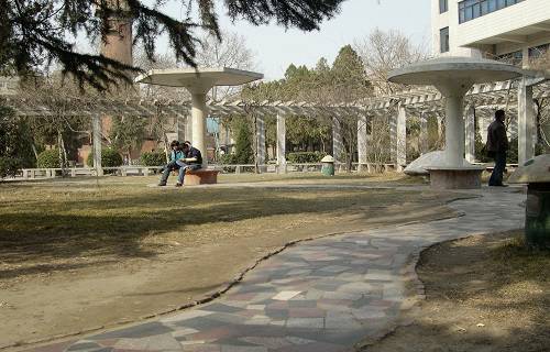 鄭州工業(yè)貿(mào)易學(xué)校