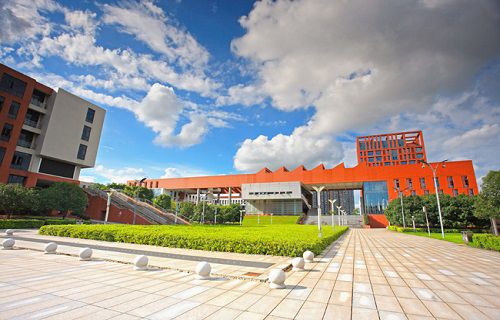 湖南工貿(mào)技師學(xué)院