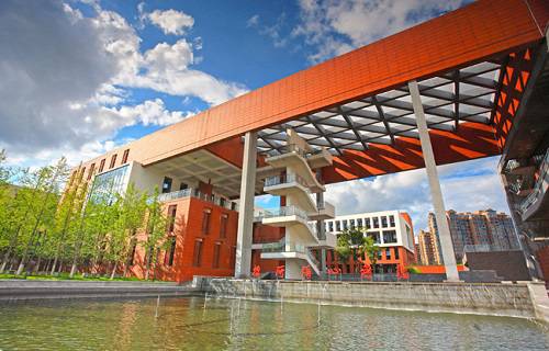 湖南工貿(mào)技師學(xué)院