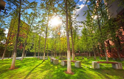 湖南工貿(mào)技師學(xué)院