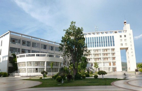 湘潭工業(yè)貿(mào)易中等專業(yè)學(xué)校