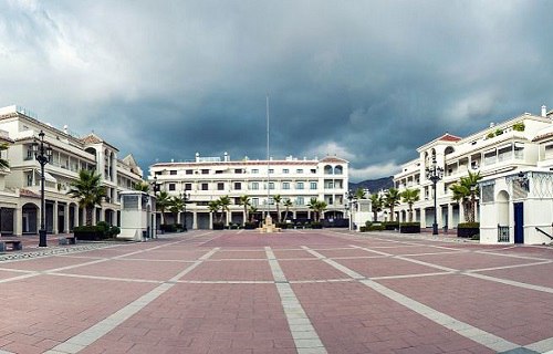 廣州旅游商務職業(yè)學校