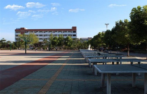 江陵縣職業(yè)技術(shù)教育中心學(xué)校