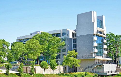 汨羅市湘雅職業(yè)學(xué)校