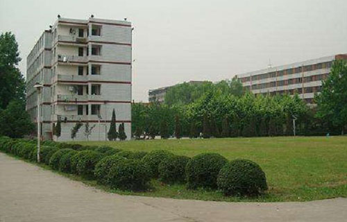 四川省冶金地質(zhì)技工學(xué)校