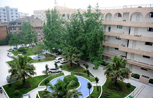 成都市恒輝技工學校