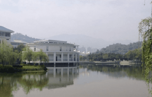 西昌交通學(xué)校