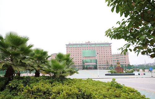 四川省廣漢市職業(yè)中專學校