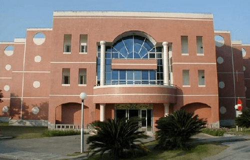 雅安航空工業(yè)聯(lián)合技工學(xué)校