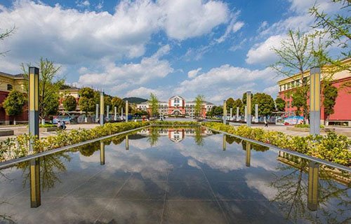 四川希望汽車技師學(xué)院