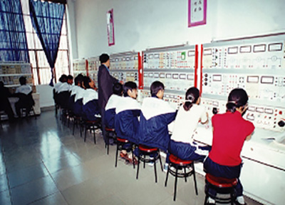 攀枝花經(jīng)貿(mào)旅游學(xué)校