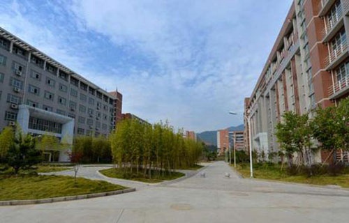 河池市機(jī)電工程學(xué)校