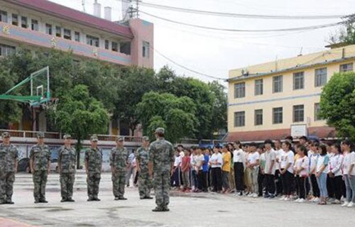隆林各族自治縣職業(yè)技術(shù)學(xué)校
