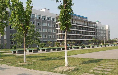 柳州機(jī)電工程學(xué)校