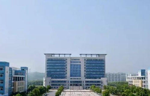 柳州醫(yī)學高等?？茖W校附屬中等衛(wèi)生學校