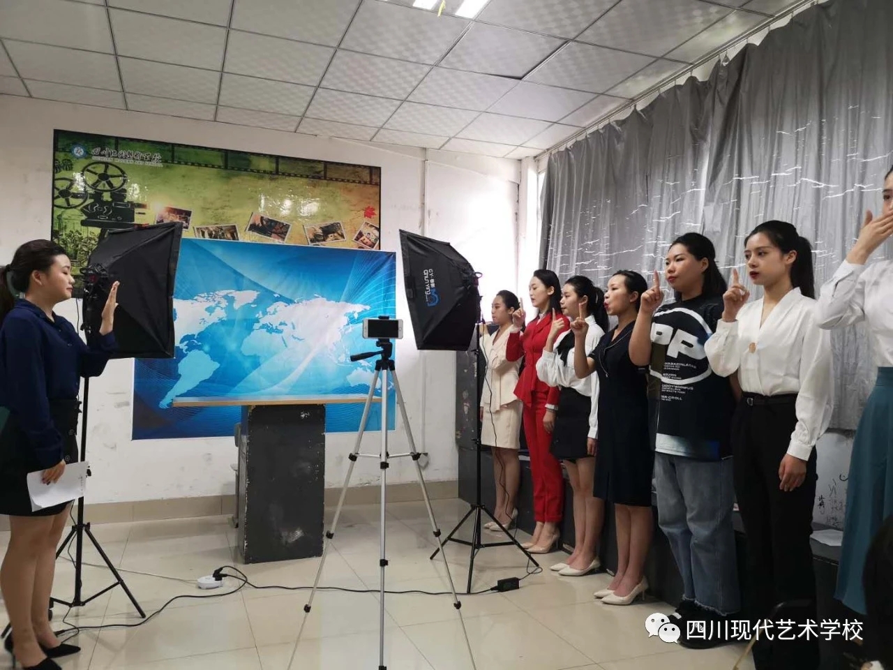 四川現(xiàn)代藝術(shù)學(xué)校