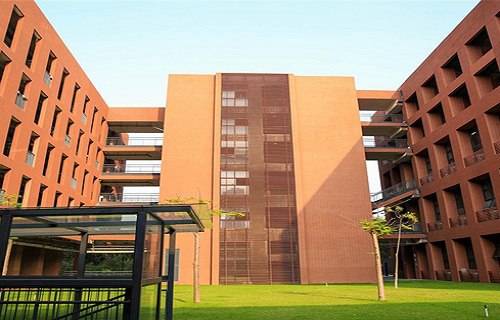 深圳藝術(shù)學(xué)校