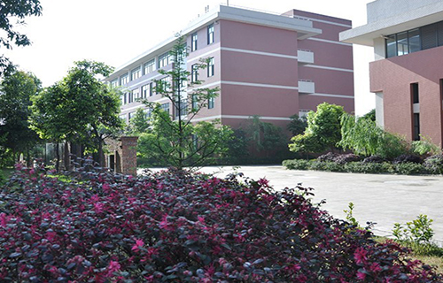 邛崍職業(yè)高級中學(xué)