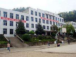 平昌鷹才中等職業(yè)技術(shù)學(xué)校