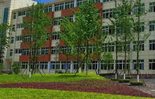 廣西欽州商貿(mào)學校