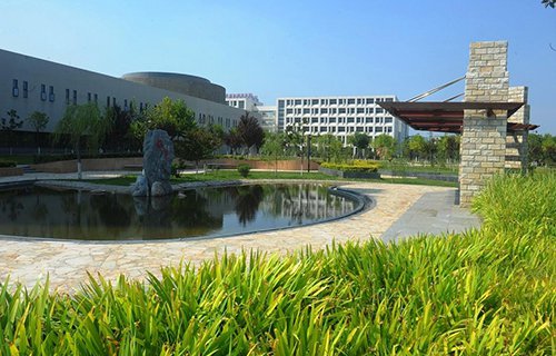 廣西欽州商貿(mào)學校