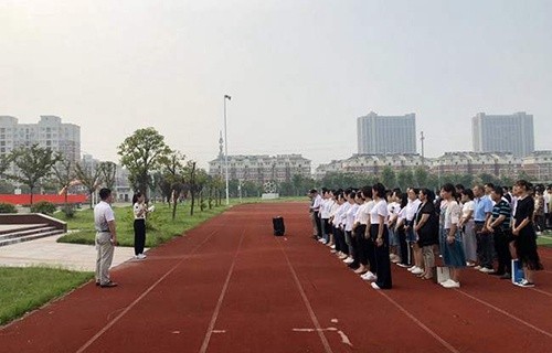 廣西欽州商貿(mào)學校