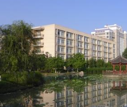 成都石化工業(yè)學(xué)校