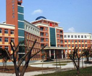 成都龍泉職業(yè)技術(shù)學(xué)校